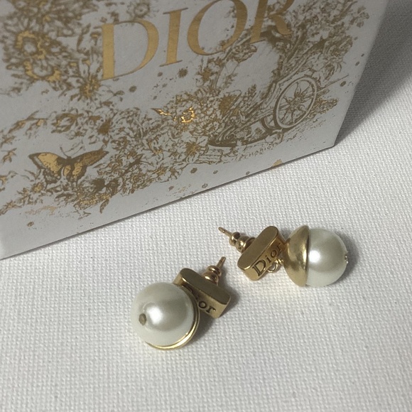 Dior Gold and Pearl Retro Earrings - Picture 1 of 2